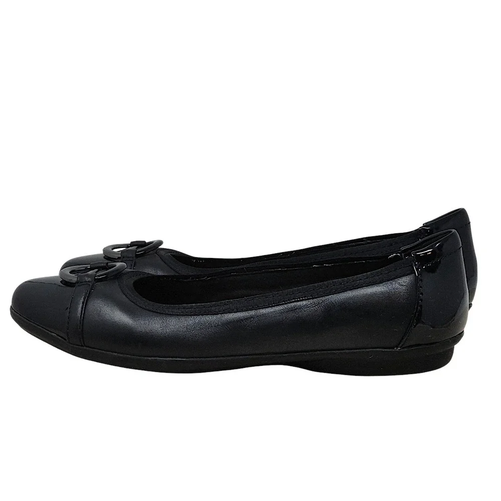 Clarks Ballet Flats 7.5 Women Gracelin Wind Black Leather Patent Cap Toe Ring